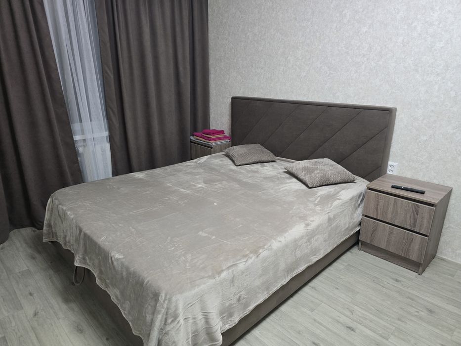 Погодинно  і подобово 2-х кім  р-н зал вокзал