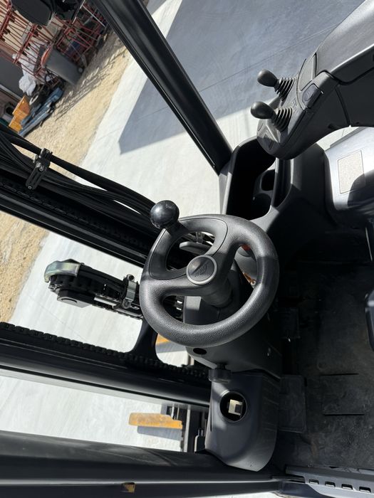 Empilhador Linde E16 evo