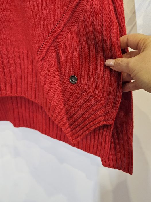 Червоний светр Serianno M, L