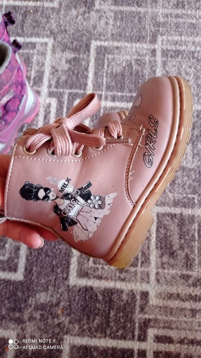 Віддам взуття розмір 23,23,27