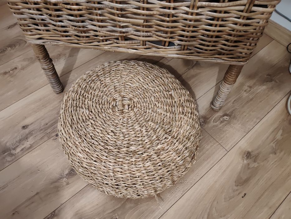 Fotel ratanowy Ikea Byholm z podnóżkiem