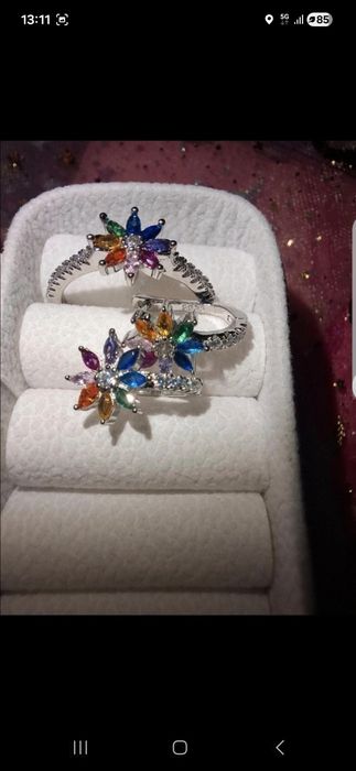 Conjunto colorido prateado
