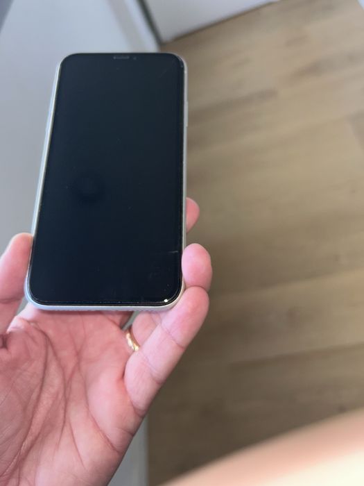 iPhone XR 64Gb c/ caixa +4 capas