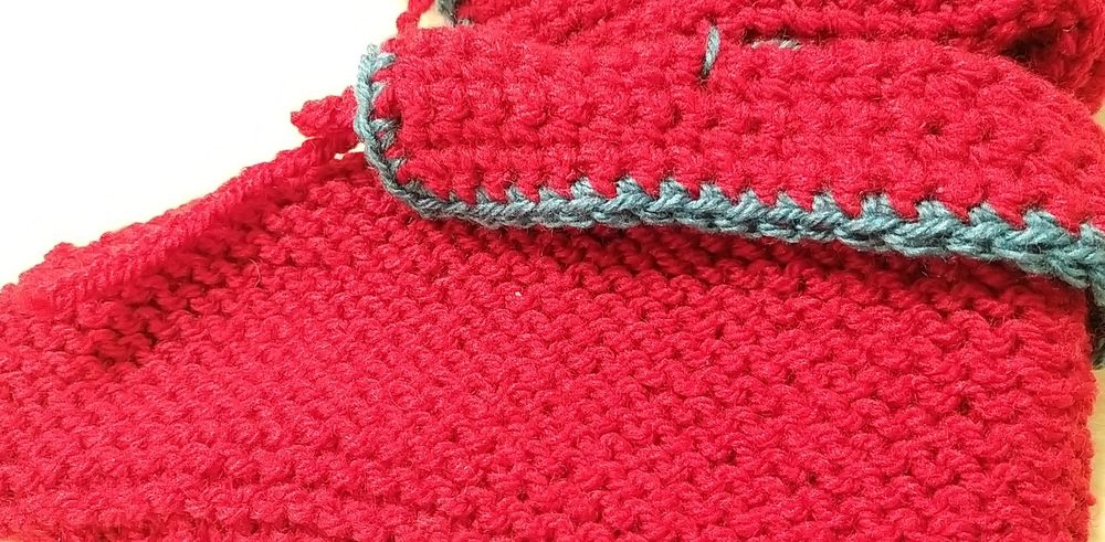 Botinhas em lã ao estilo das avós.