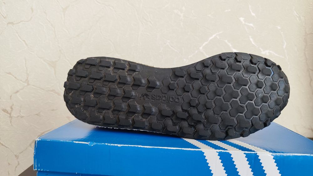 Adidas forest grove 44 hot sale