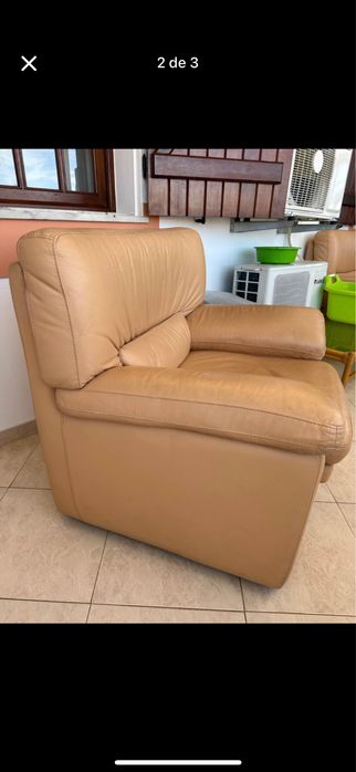 Sofá em pele robusto