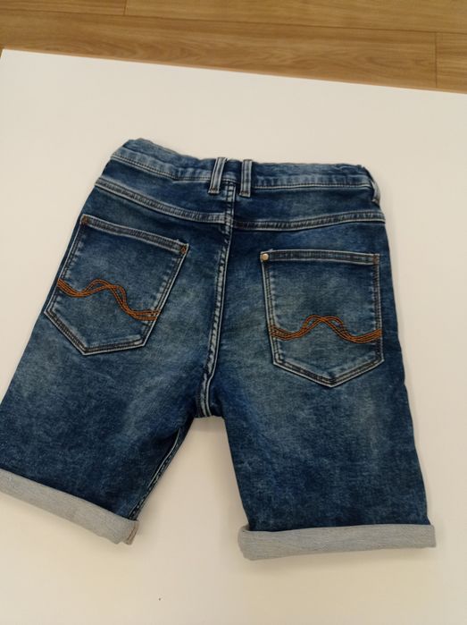 Spodenki jeansowe 152