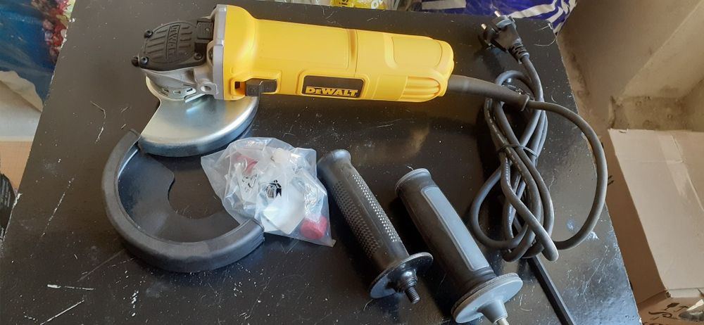 Новая оригинальная Болгарка угловая шлифмашина DeWalt DWE4157