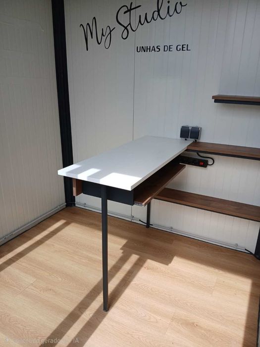 Studio de Unhas Completo em Contentor | Pronto a Trabalhar | Como Novo