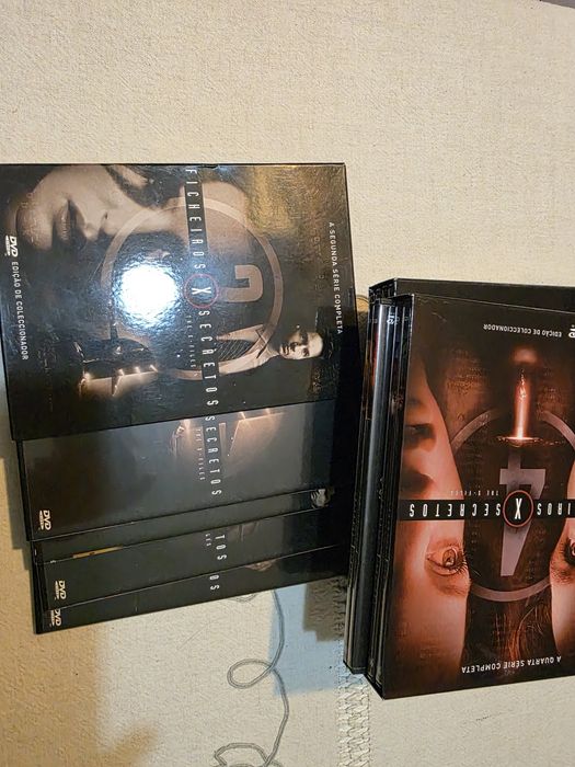 Primeiras 4 temporadas de "X Files" (Ficheiros Secretos) em DVD