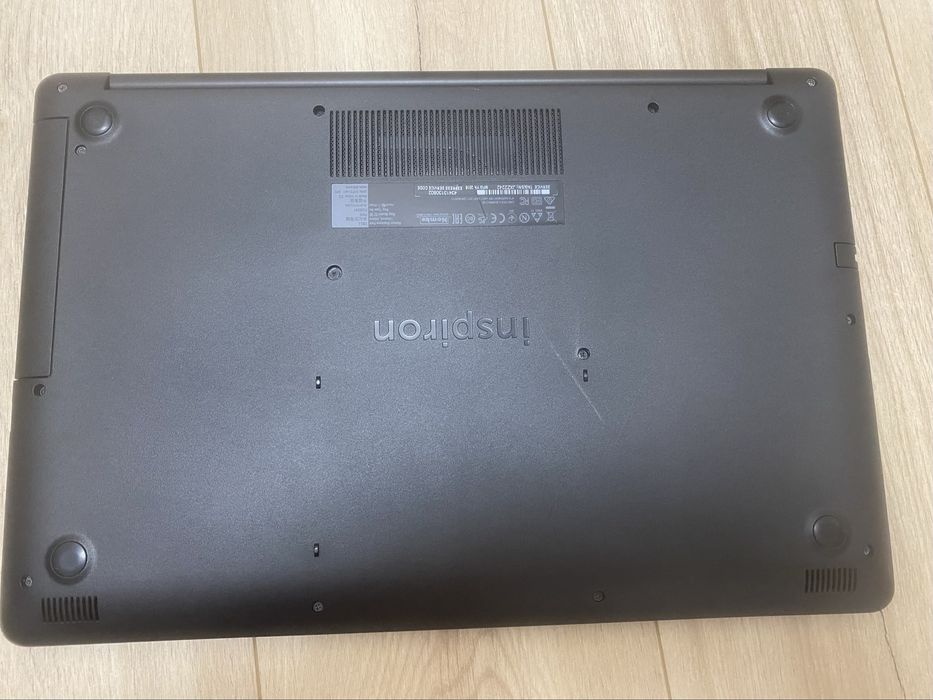Продам DELL inspiron 17 i5-8250U