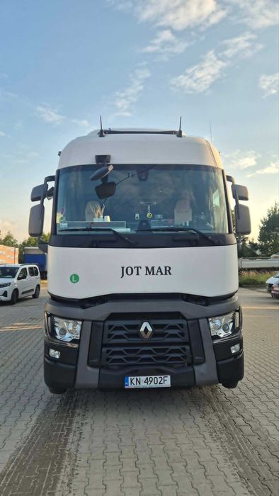 Zestaw ciągnik Renault T 2017  + naczepa Kassbohrer 2018