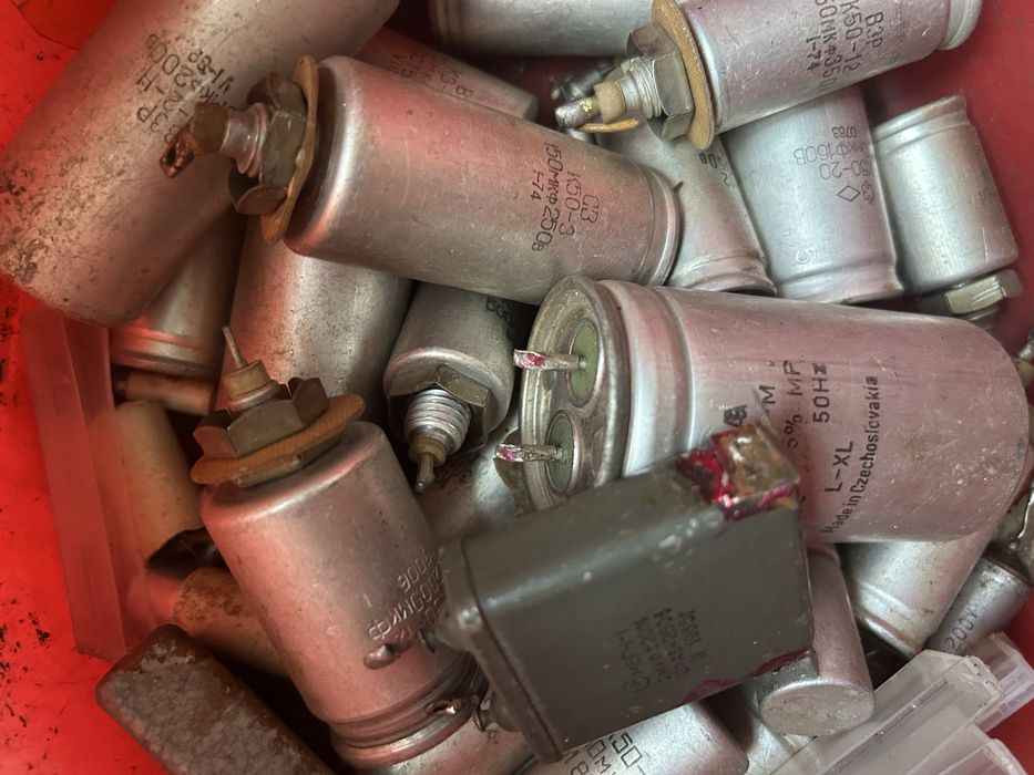 Реле/Конденсатори та інші деталі ссср