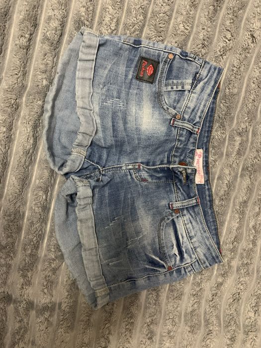 Короткі жіночі шорти sk8