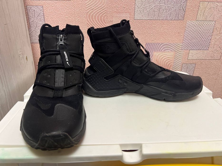 Ботинки Чоловічі кросівки Nike Air Huarache Gripp Triple Black