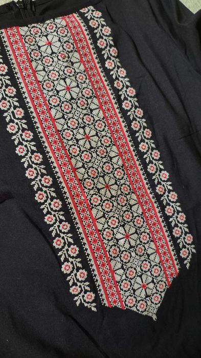 Сукня вишиванка в ідеальному стані 48 розміру. 500 грн.