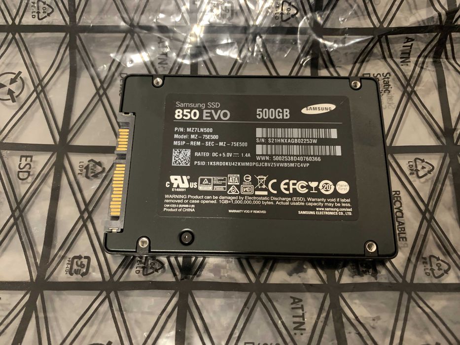 Samsung Sata SSD 850 EVO 500GB Почти новый! 3300 часов и 100% здоровья!