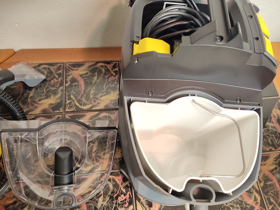 Karcher Puzzi 8/1 професійний миючий пилосос Керхер