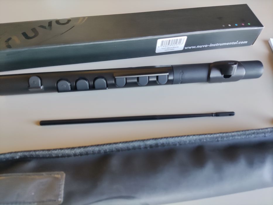 Flauta Nuvo Toot em Preto com Saco