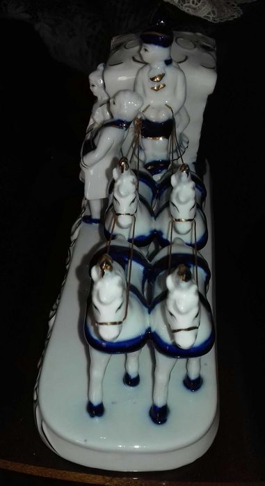 Estatueta Coche, Cavalos, Dama Antiga