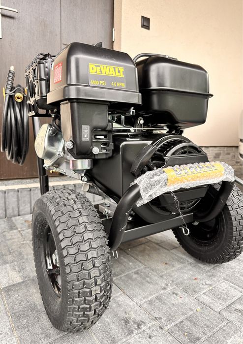 Myjka ciśnieniowa spalinowa 303 Bar  DEWALT - 15KM Nowa Gwar 303 BAR