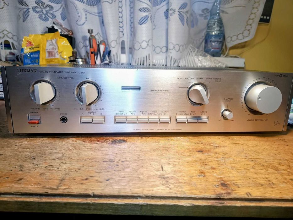 Wzmacniacz Luxman L-210