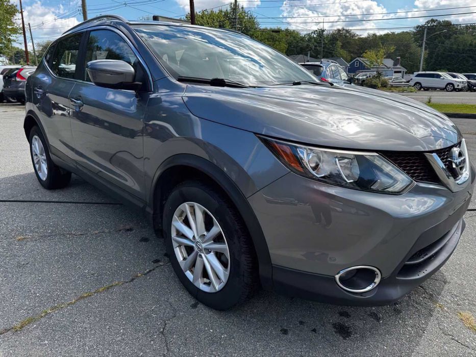 Nissan Rogue Sport      2017