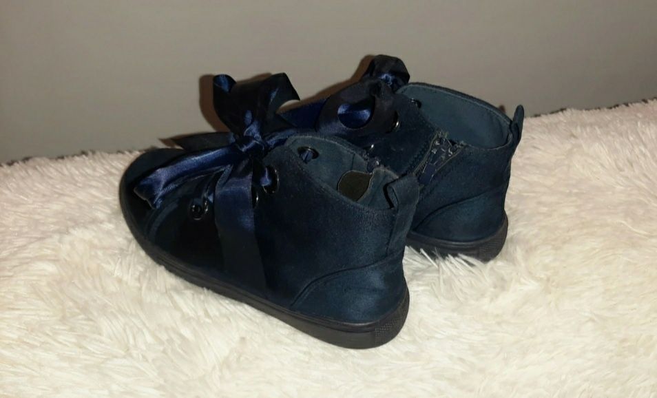 Zamszowe botki dla dziewczynki