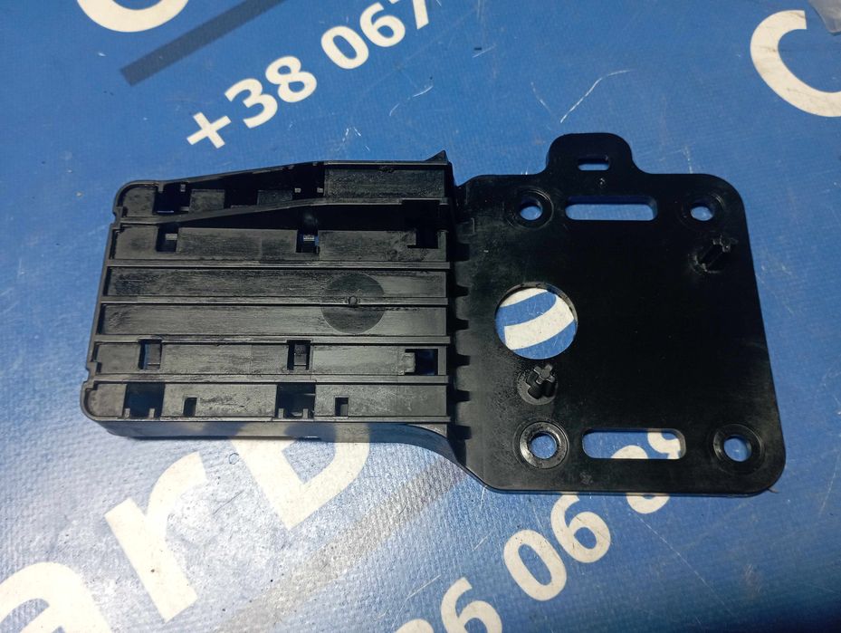 Кронштейн Ford Mustang Mach E форд мустанг марч е кріплення