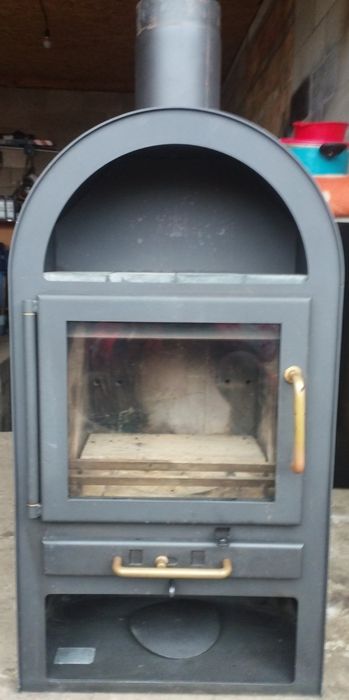 Камін піч на дровах