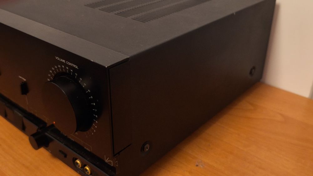 Luxman LV-103 гибридный усилитель,лампово-транзисторний.