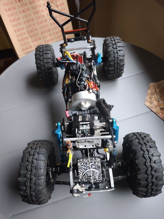 Axial scx10 rc crawler