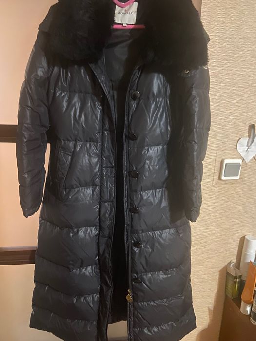 Зимове пухове пальто Moncler