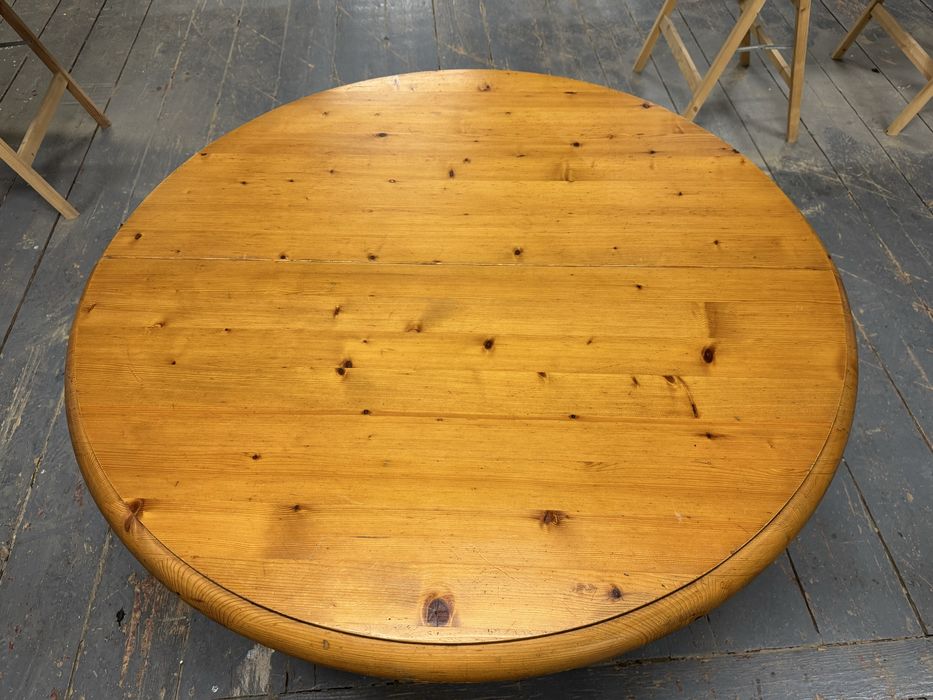 Okrągły,sosnowy,rozkładany,duży stół jadalniany lata80.vintage,deaign