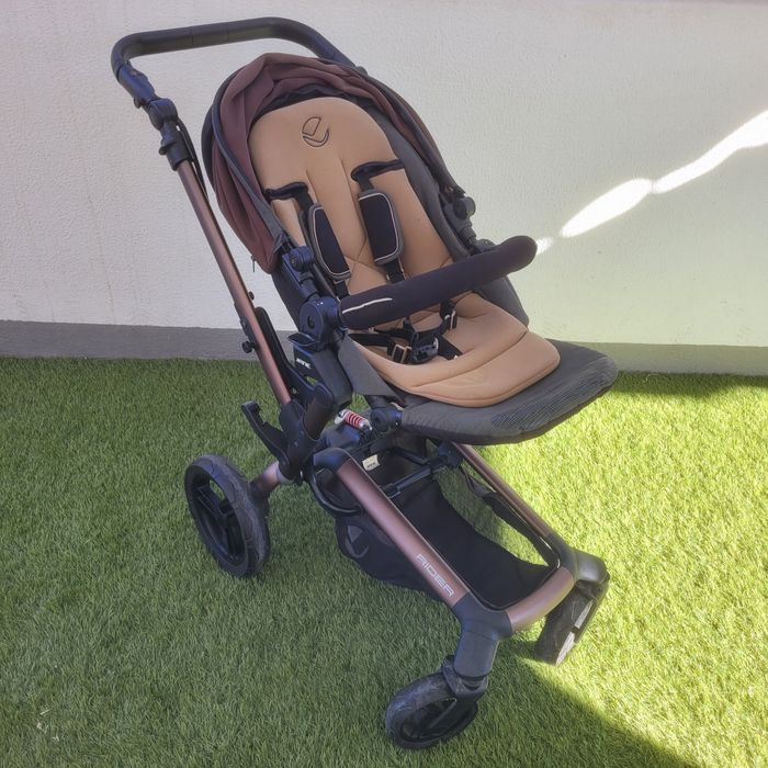 Conjunto Jané Matrix 2 - Ovo/Alcofa + Base rotativa Isofix + Carrinho de Passeio