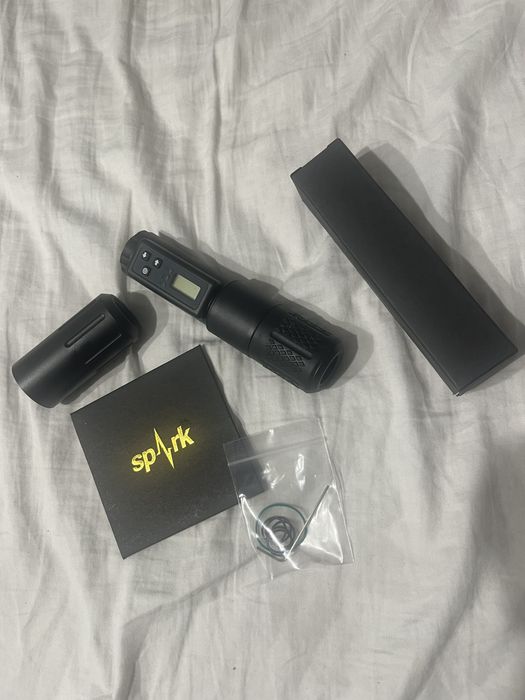 Maszynka bezprzewodowa do tatażu typu pen spark