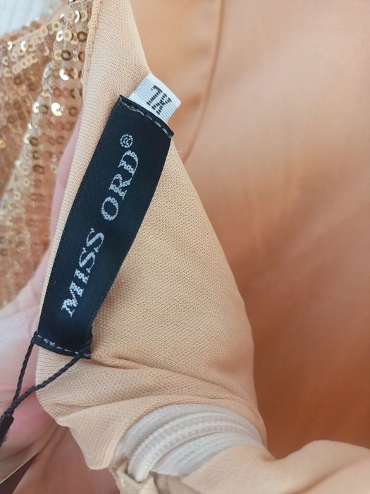 Suknia ekskluzywna ślniąca cekiny