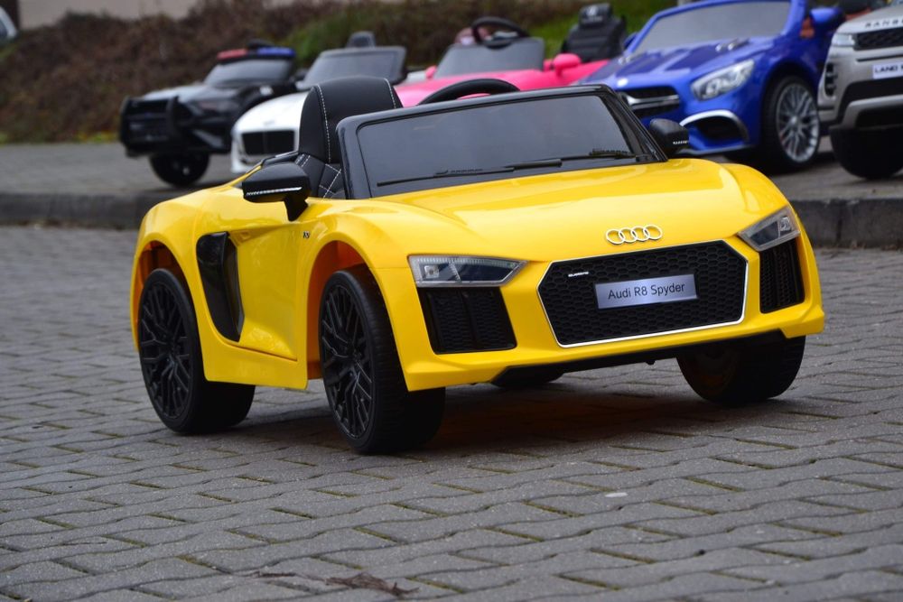 Pojazd AUDI R8 Spyder RS EVA 2.4G