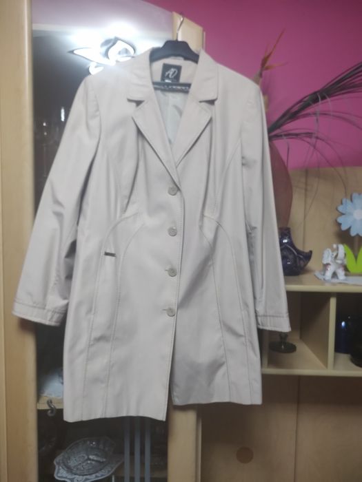 Damski jesienny płaszczyk