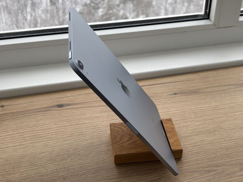 iPad Air 4 Wi-Fi  256 Gb +чохол