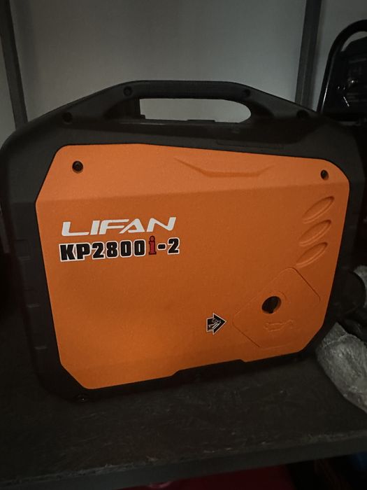 Бензиновий генератор 2 і 8 ручной стартер