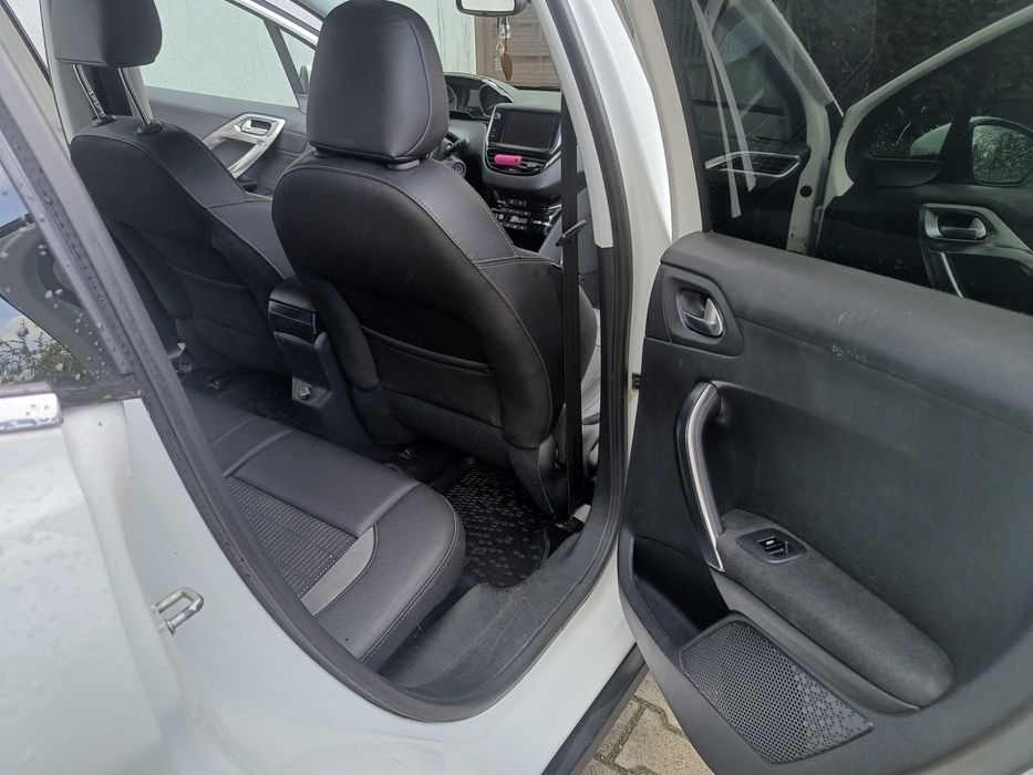 Peugeot 2008 1,2 bogata wersja
