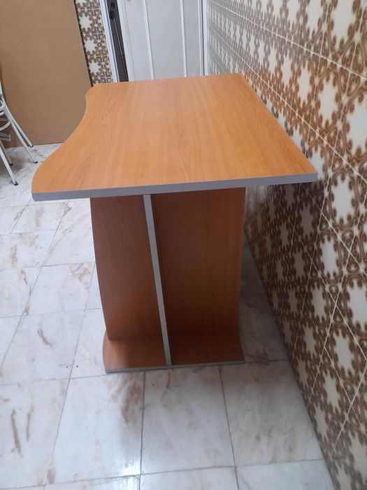 Computer desk (Used)64585605495939122