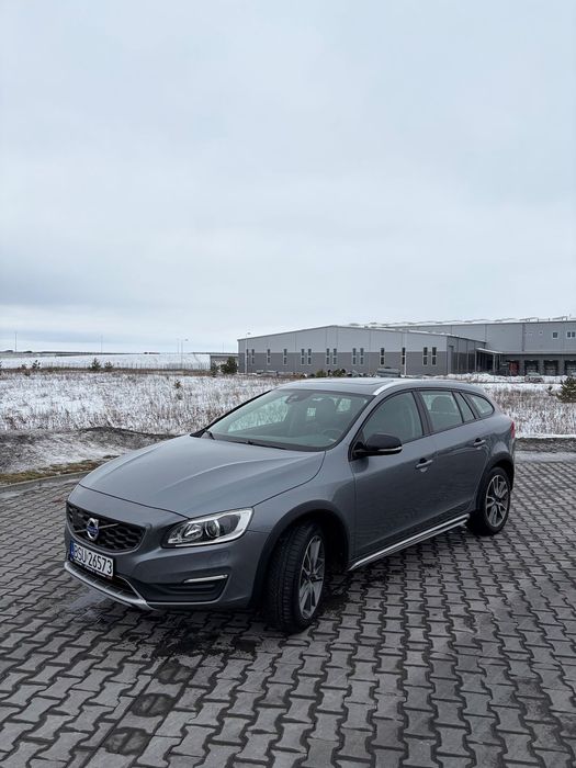 Volvo V60 Cross Country Volvo V60 Cross Country 2.0D Summum