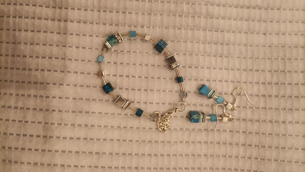 Brincos e pulseira