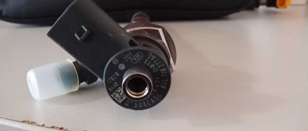 Форсунка Volkswagen VAG 04L130277AE 0445110468 — Нова, оригінал