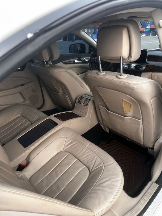 Продам мерседес cls400