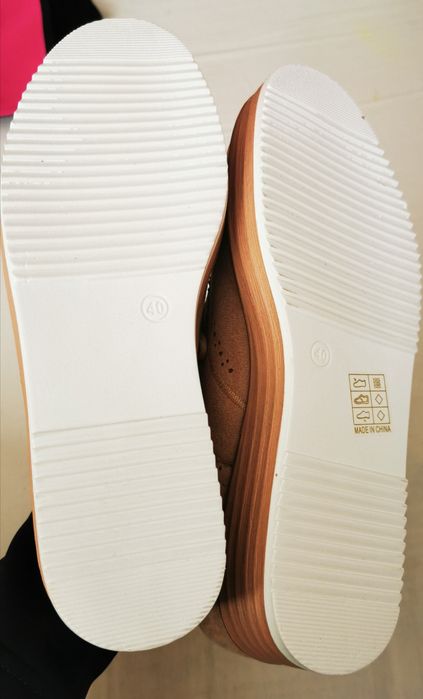 Zamszowe damskie buty oxfordy 40