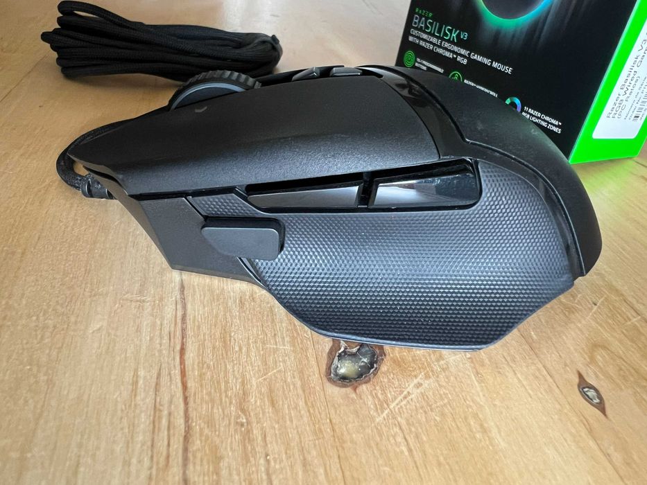 Rato Razer Basilisk v3 RGB 26k DPI