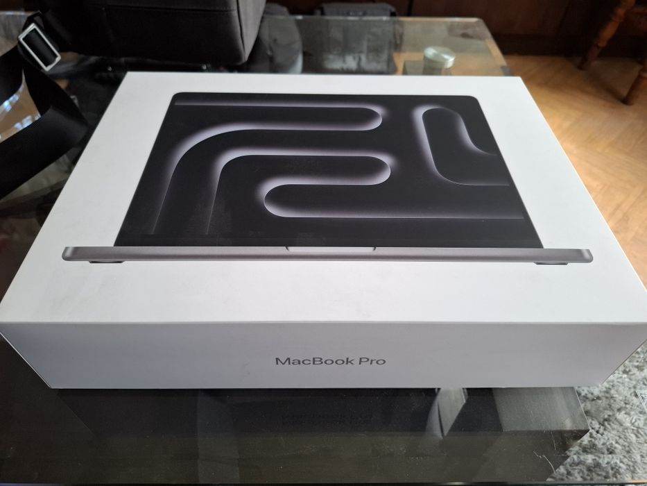 Macbook Pro M3 16GB 512 Dysk, sprzęt roczny, rachunek od zakupu!